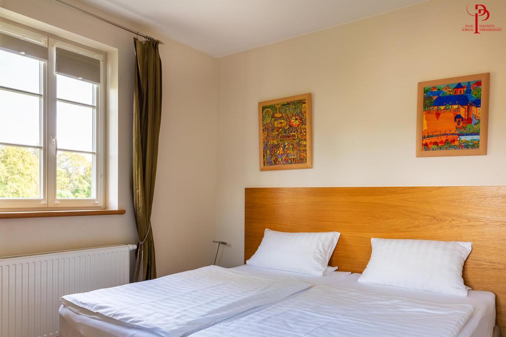Pałac Pakoszów Jelenia Góra Exterior foto A guest room at the International House